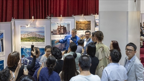 5月29日，“宇宙·金磚國(guó)家”圖片巡回展在北京舉辦，活動(dòng)現(xiàn)場(chǎng)吸引了眾多中國(guó)觀眾。北京俄羅斯文化中心供圖