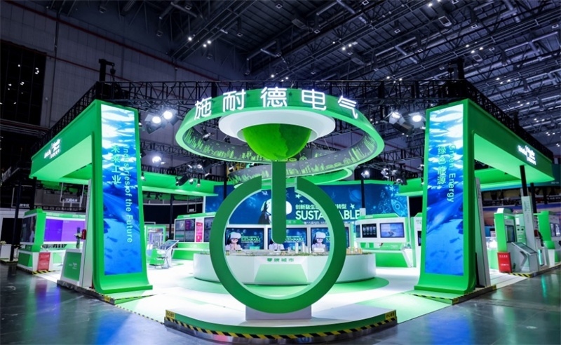 2023年，施耐德電氣在第六屆中國國際進(jìn)口博覽會現(xiàn)場。施耐德電氣供圖