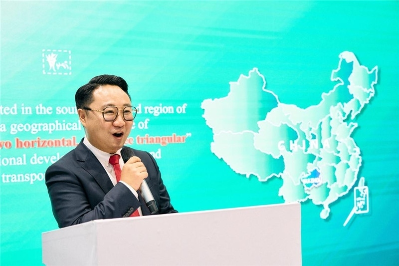 “中國(guó)館”貴州旅游推介會(huì)現(xiàn)場(chǎng)介紹。楊浩鵬
