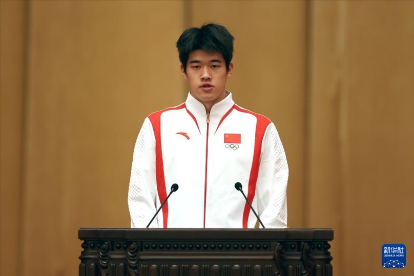 11月15日，游泳運(yùn)動(dòng)員潘展樂在報(bào)告會(huì)上發(fā)言。新華社記者 李明 攝