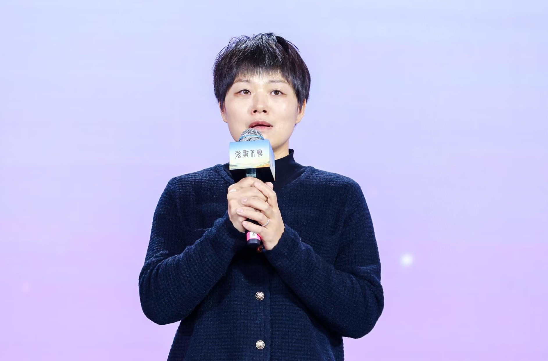 “中國好人”欒留偉妻子薛巧艷。人民視頻供圖。