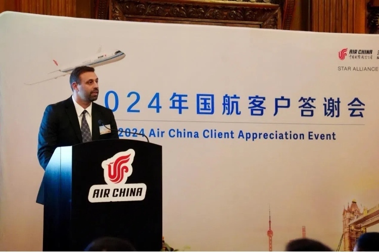 英國(guó)48家集團(tuán)俱樂部主席杰克·佩里發(fā)表致辭。吳若鳴攝