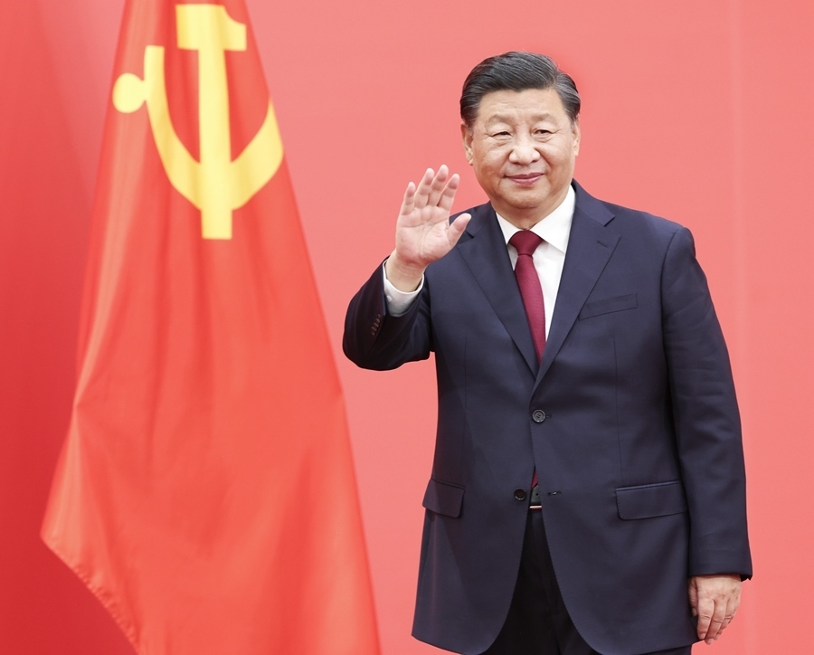 2022年10月23日，習(xí)近平在北京人民大會(huì)堂同采訪中共二十大的中外記者親切見面。