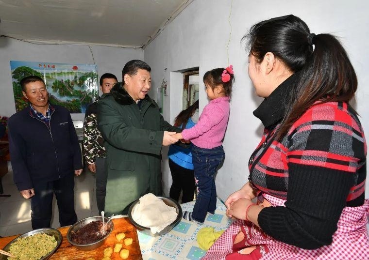 2017年1月24日，習(xí)近平總書記在河北張家口張北縣德勝村看望慰問(wèn)。