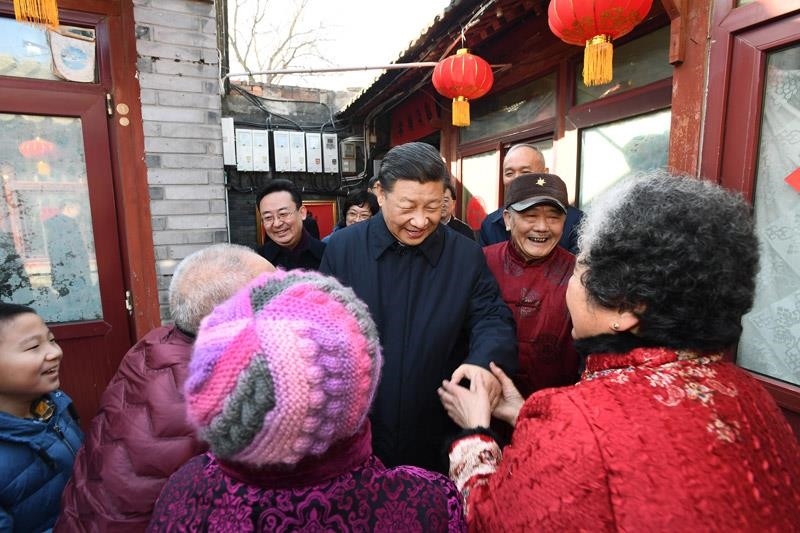 2019年2月1日，習(xí)近平總書記來(lái)到北京前門東區(qū)草廠四條胡同看望慰問(wèn)群眾。