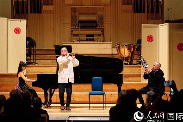 旅英音樂家聯(lián)袂演奏《枉凝眉》。楊浩鵬攝