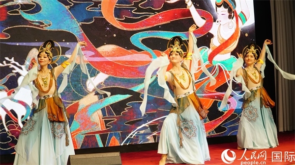 敦煌舞蹈表演。人民網(wǎng) 蔣曉辰攝