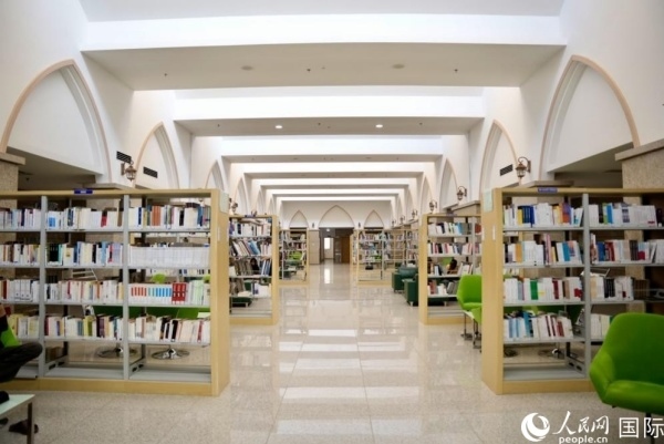 圖為吉布提國(guó)家圖書館一角。人民網(wǎng) 塔里克·易卜拉欣攝