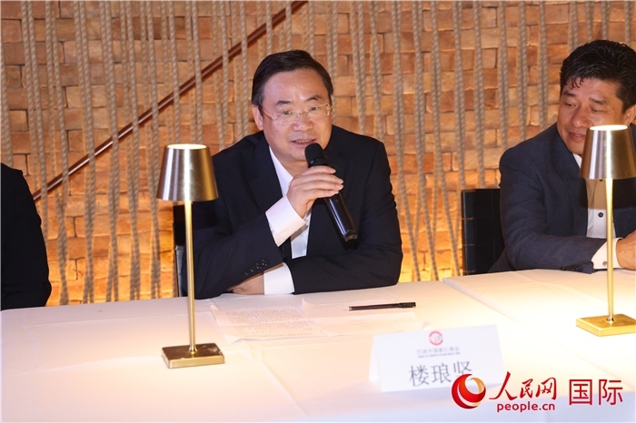 浙江省麗水市海外聯(lián)誼會會長樓瑯堅在座談會上致辭。 人民網(wǎng)記者 時元皓攝